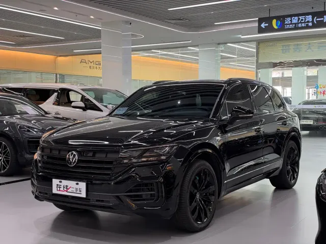 Фотография автомобиля — Volkswagen Touareg
