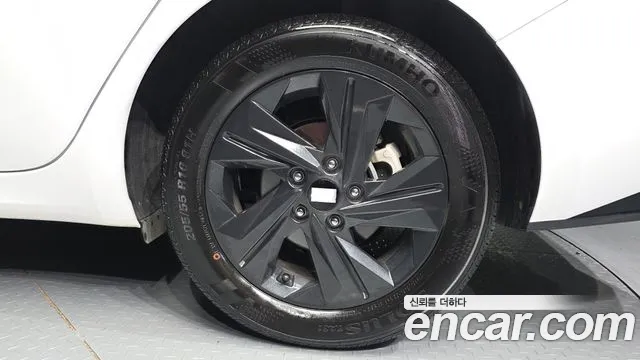 Hyundai AVANTE Avante (CN7) — Фото автомобиля 21