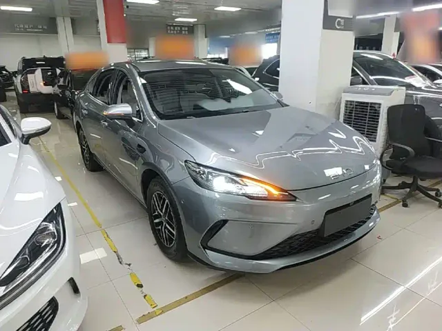 BYD Seal 05 DM-i — Фото автомобиля 3