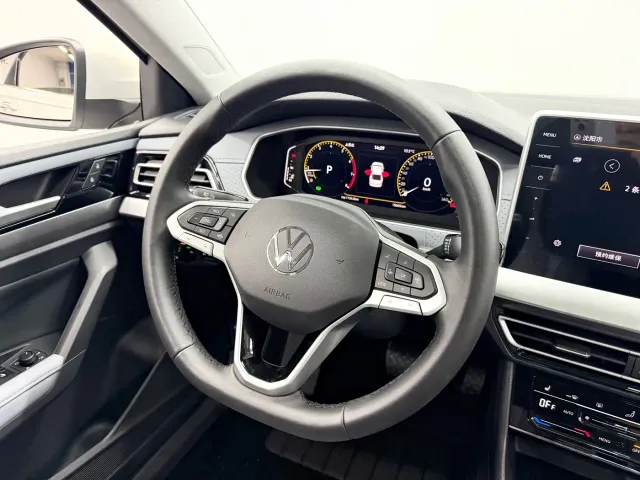 Volkswagen Lavida — Фото автомобиля 12