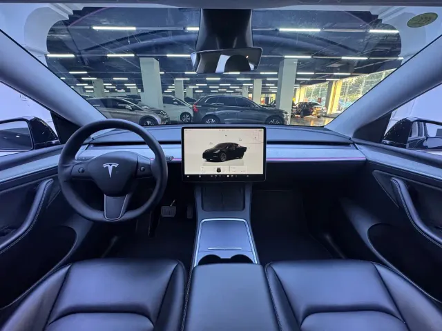 Tesla Model Y — Фото автомобиля 7