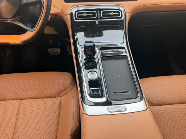 Geely Boyue L — Фото автомобиля 10