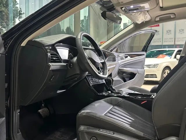 Volkswagen Passat — Фото автомобиля 12