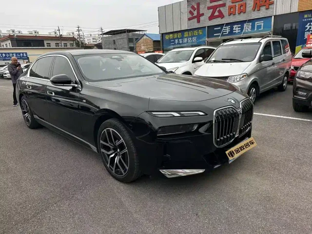 BMW 7 Series — Фото автомобиля 3