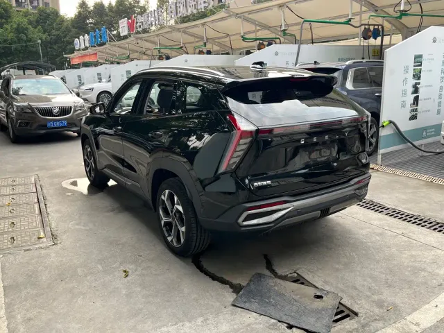 Geely Boyue L — Фото автомобиля 6