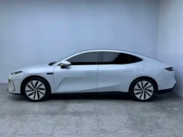Geely Galaxy E8 — Фото автомобиля 6