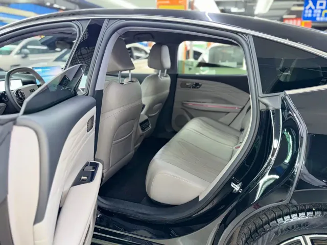 Geely Galaxy Xingyao 8 — Фото автомобиля 7