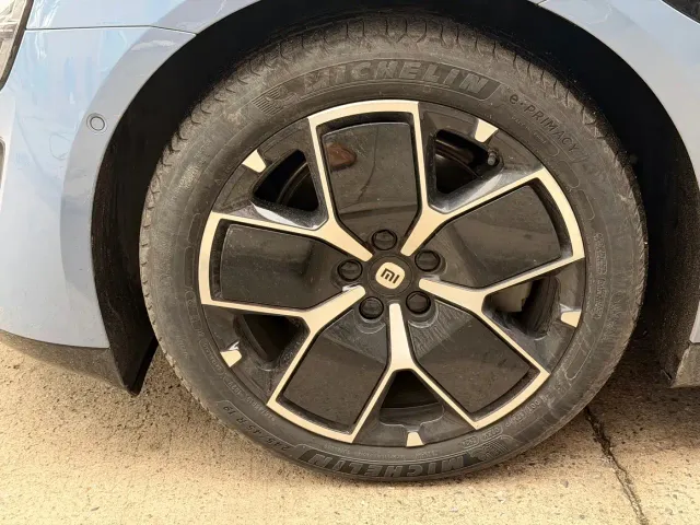 Xiaomi SU7 — Фото автомобиля 11