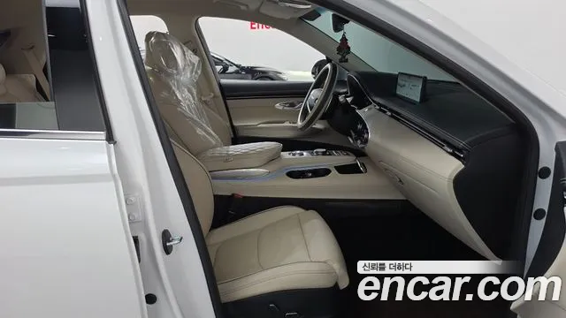 Genesis GV70 — Фото автомобиля 16