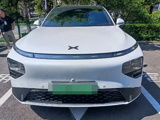 Xpeng G9 — Фото автомобиля 2