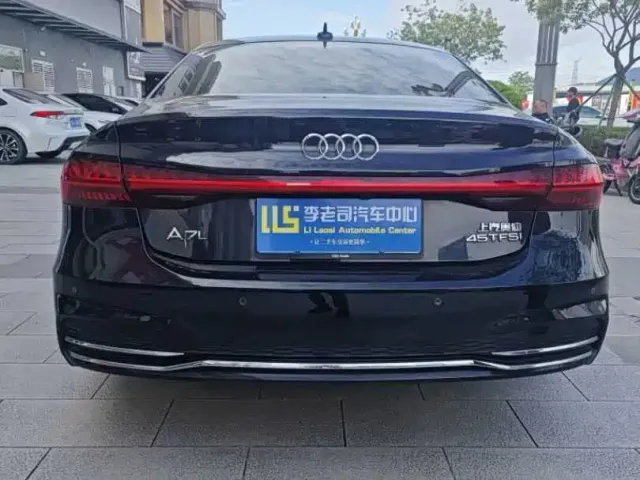 Audi A7L — Фото автомобиля 3
