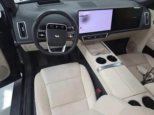 Li Auto L8 — Фото автомобиля 9