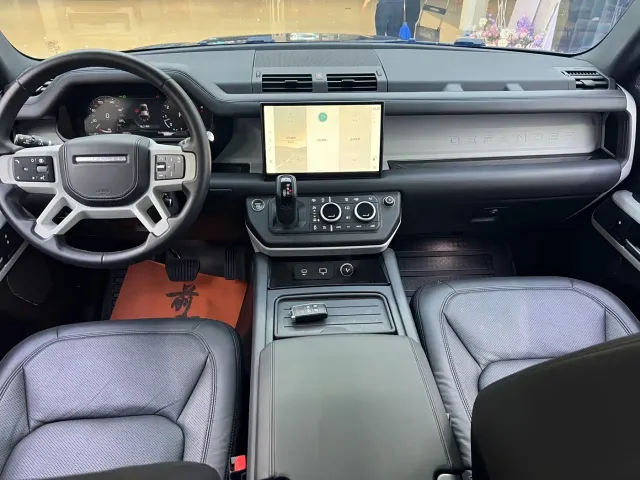Land Rover Defender — Фото автомобиля 26