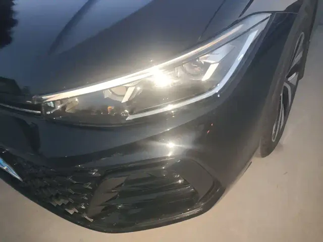 Volkswagen Passat — Фото автомобиля 23