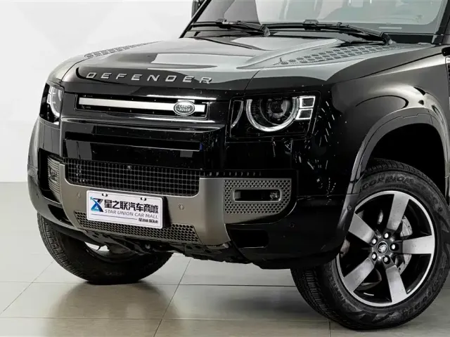 Land Rover Defender — Фото автомобиля 2