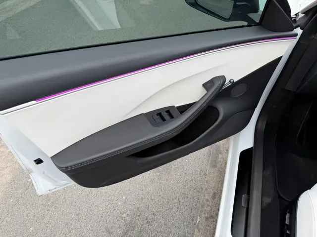 Tesla Model 3 — Фото автомобиля 11