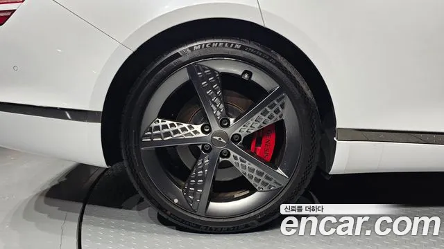 Genesis G80 RG3 — Фото автомобиля 5