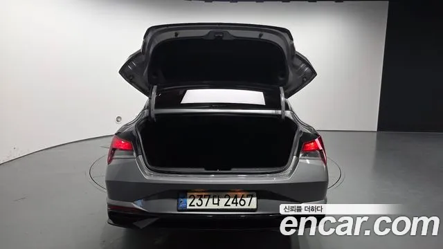 Hyundai Avante CN7 — Фото автомобиля 20