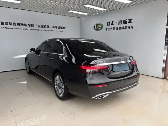 Mercedes-Benz E-Class — Фото автомобиля 7