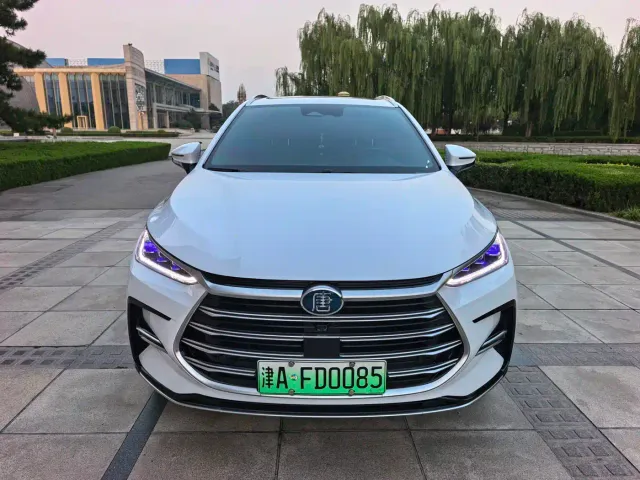 Фотография автомобиля — BYD Tang