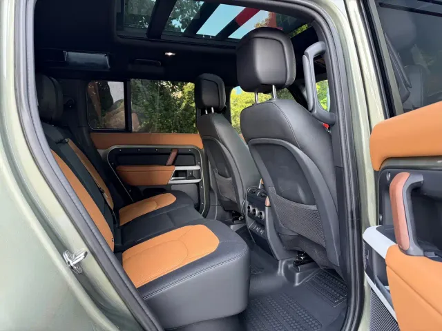 Land Rover Defender — Фото автомобиля 9
