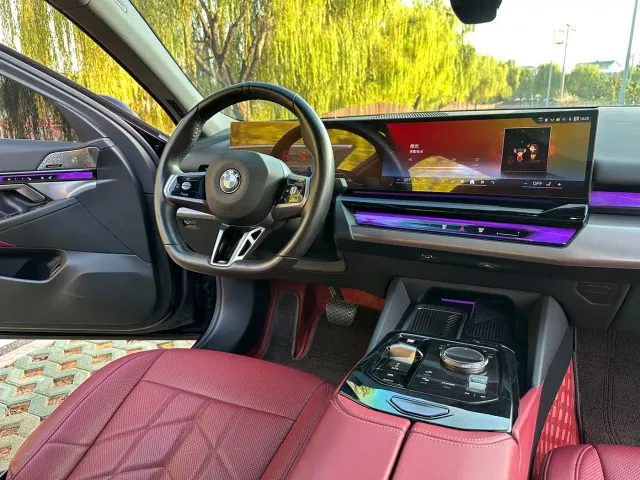 BMW 5 Series — Фото автомобиля 14