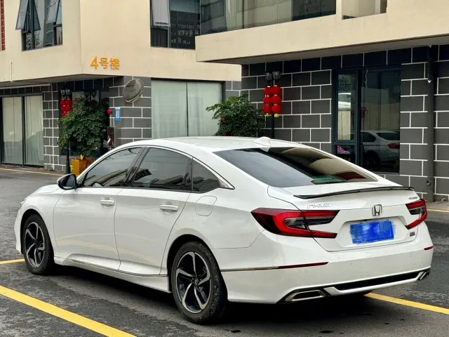 Honda Accord — Фото автомобиля 13