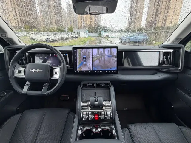 BYD FangChengBao Leopard 5 — Фото автомобиля 13
