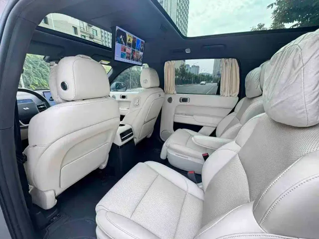Li Auto L9 — Фото автомобиля 5