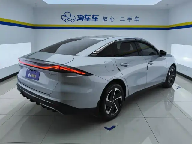 Geely Galaxy L6 — Фото автомобиля 3