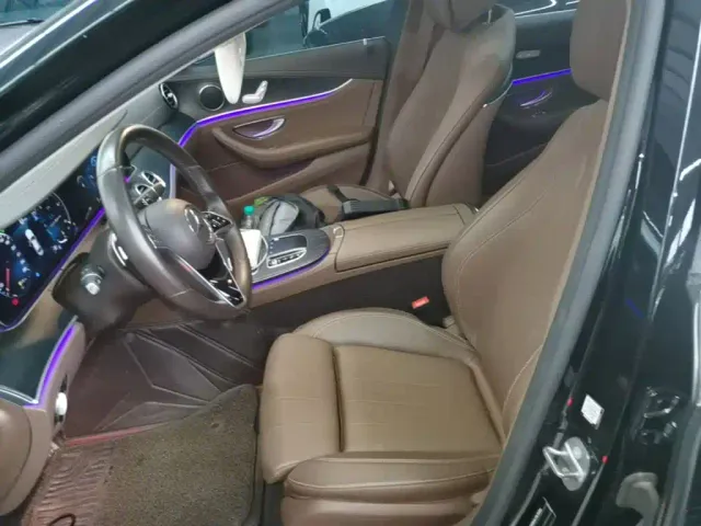 Mercedes-Benz E-Class — Фото автомобиля 14