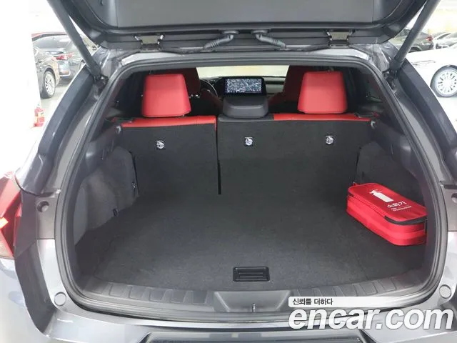 Lexus UX — Фото автомобиля 16
