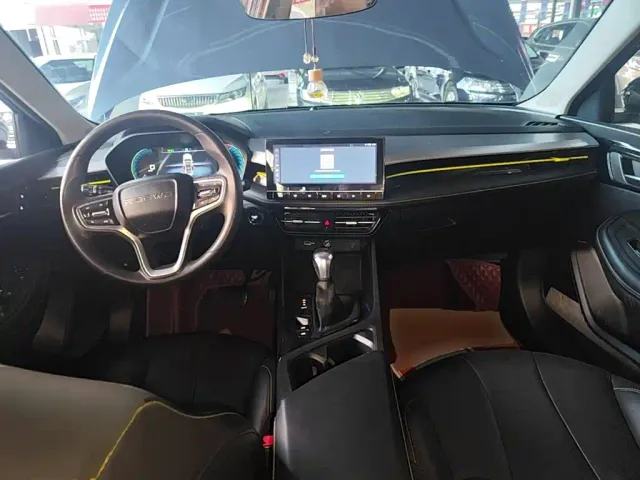 Roewe i5 — Фото автомобиля 9