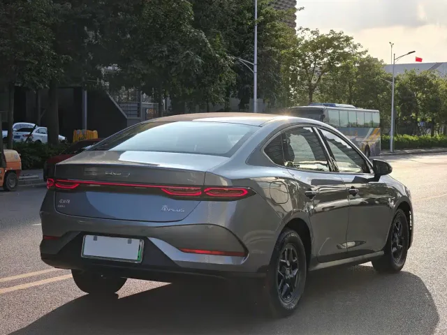 BYD Qin PLUS — Фото автомобиля 7