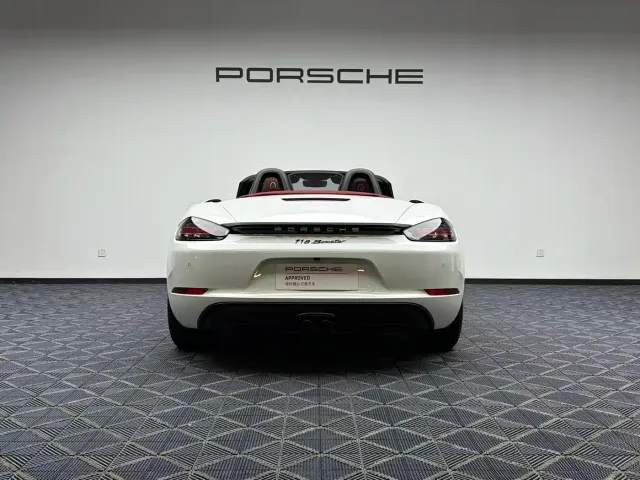 Porsche 718 — Фото автомобиля 7