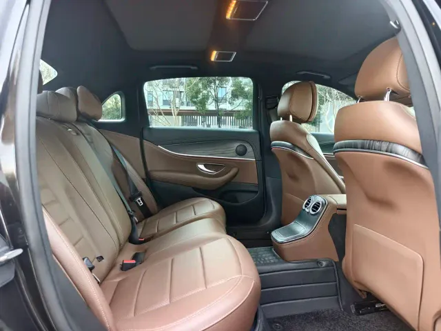 Mercedes-Benz E-Class — Фото автомобиля 13