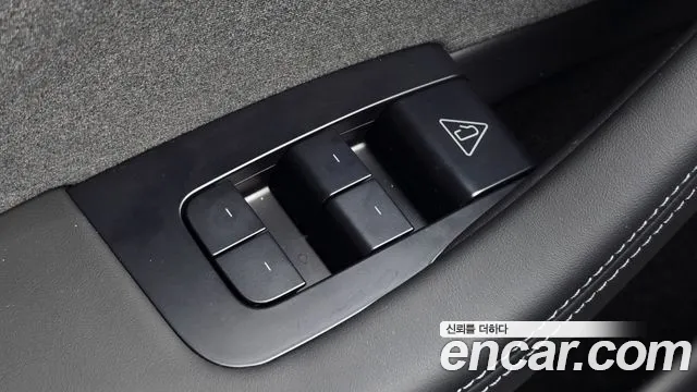 Tesla Model 3 — Фото автомобиля 28
