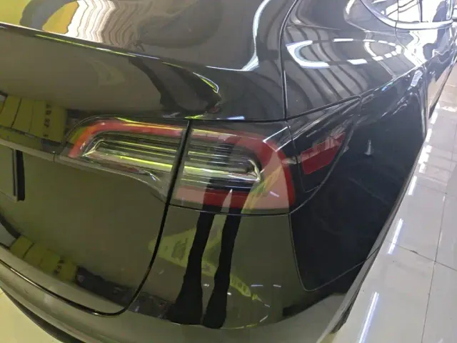 Tesla Model Y — Фото автомобиля 7