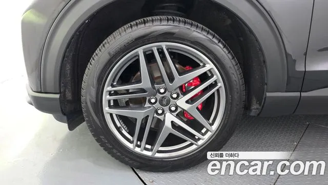 Ford Explorer — Фото автомобиля 2