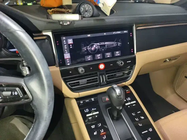 Porsche Macan — Фото автомобиля 9