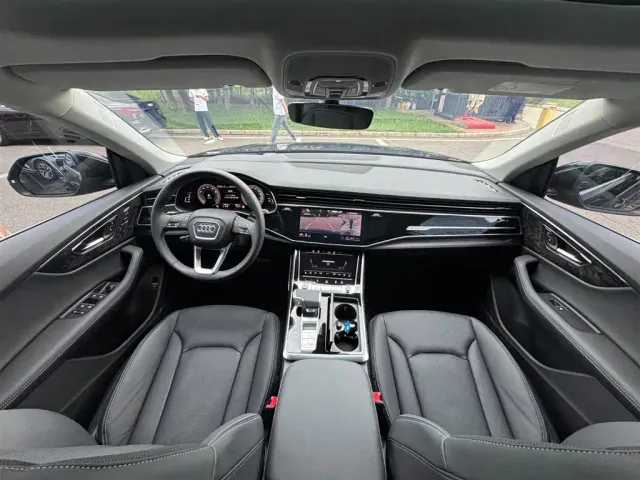 Audi Q8 — Фото автомобиля 22