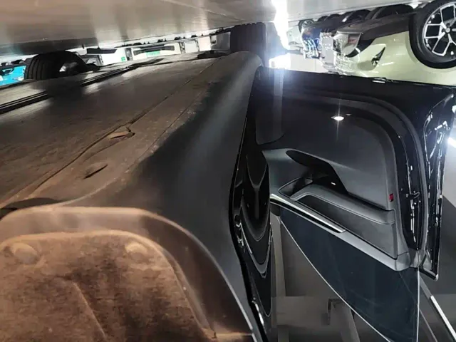 Tesla Model Y — Фото автомобиля 21