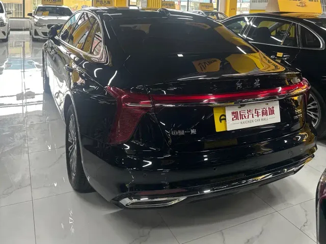 Hongqi H5 — Фото автомобиля 4