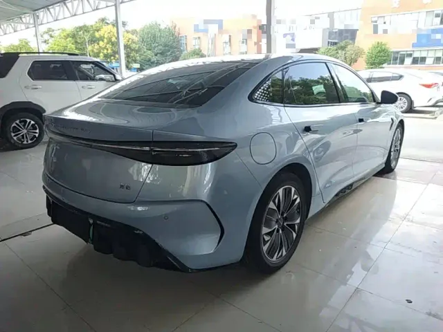 BYD Seal 2022 550km Standard Range RWD Premium — Фото автомобиля 4