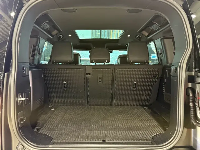 Land Rover Defender — Фото автомобиля 13