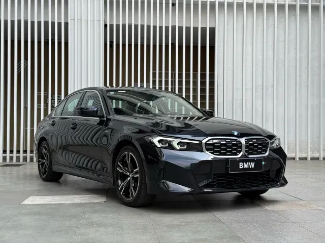 BMW 3 Series — Фото автомобиля 3
