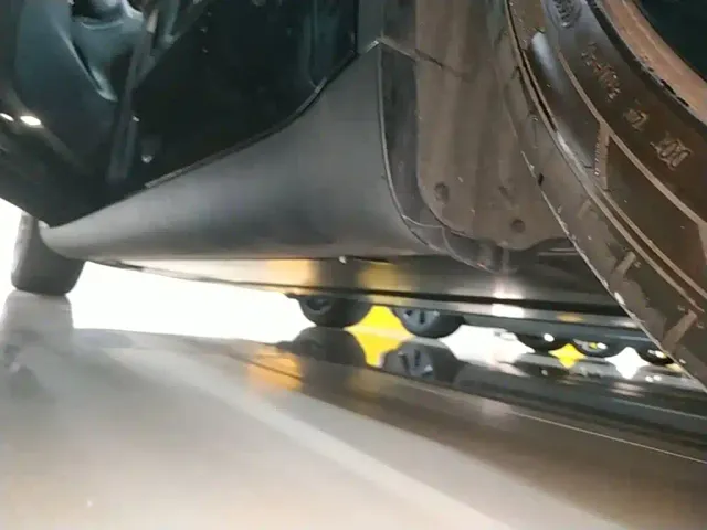 Tesla Model Y — Фото автомобиля 21