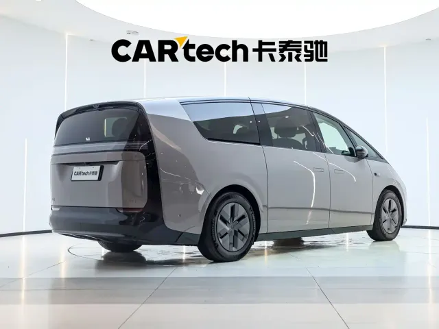 Li Auto MEGA — Фото автомобиля 7