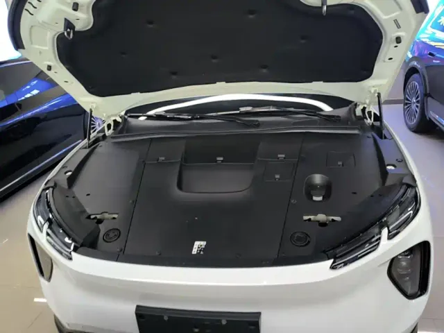 Nio EC6 — Фото автомобиля 19
