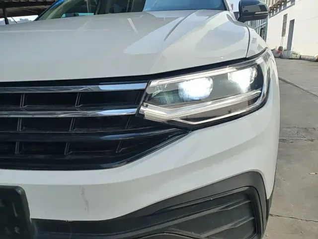 Volkswagen Tiguan L — Фото автомобиля 23